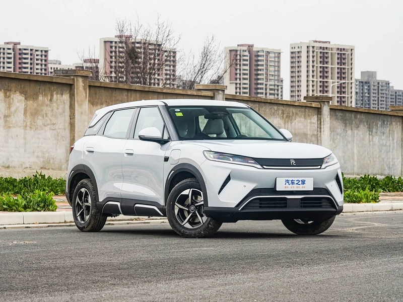 BYD Yuan UP 2025 Smart Driving Version 401KM Leading Type exterior photo 3 BYD Yuan UP 2025 Smart Driving Version 401KM Leading Type exterior photo 3