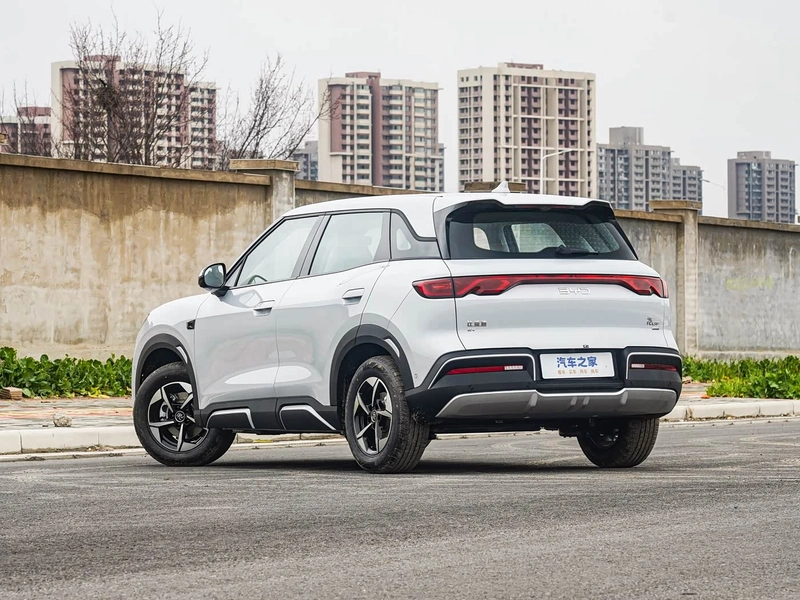 BYD Yuan UP 2025 Smart Driving Version 401KM Leading Type exterior photo 5 BYD Yuan UP 2025 Smart Driving Version 401KM Leading Type exterior photo 5