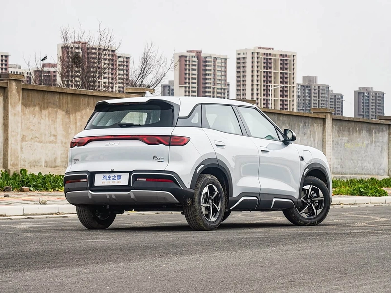 BYD Yuan UP 2025 Smart Driving Version 401KM Leading Type exterior photo 7 BYD Yuan UP 2025 Smart Driving Version 401KM Leading Type exterior photo 7