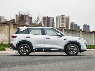 BYD Yuan UP 2025 Smart Driving Version 401KM Leading Type exterior photo 8 BYD Yuan UP 2025 Smart Driving Version 401KM Leading Type exterior photo 8