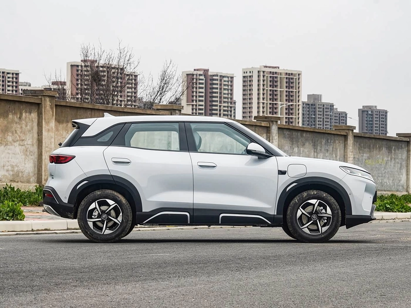 BYD Yuan UP 2025 Smart Driving Version 401KM Leading Type exterior photo 8 BYD Yuan UP 2025 Smart Driving Version 401KM Leading Type exterior photo 8