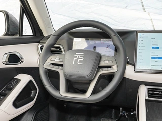 BYD Yuan UP 2025 Smart Driving Version 401KM Leading Type interior photo 11 BYD Yuan UP 2025 Smart Driving Version 401KM Leading Type interior photo 11