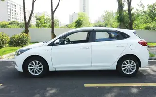 Hyundai Verna RV 2017 1.4L Versión fresca automática GLS País V exterior foto 2 Hyundai Verna RV 2017 1.4L Versión fresca automática GLS País V exterior foto 2
