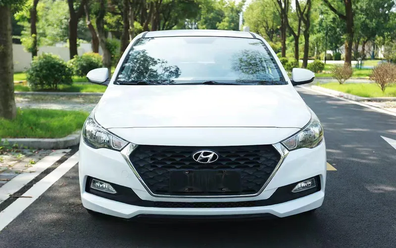 Hyundai Verna RV 2017 1.4L Versión fresca automática GLS País V exterior foto 4 Hyundai Verna RV 2017 1.4L Versión fresca automática GLS País V exterior foto 4