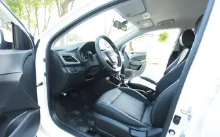 Hyundai Verna RV 2017 1.4L Versión fresca automática GLS País V exterior foto 5 Hyundai Verna RV 2017 1.4L Versión fresca automática GLS País V exterior foto 5