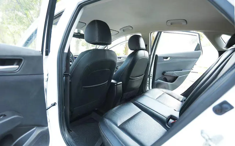 Hyundai Verna RV 2017 1.4L Versión fresca automática GLS País V interior foto 6 Hyundai Verna RV 2017 1.4L Versión fresca automática GLS País V interior foto 6