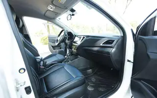Hyundai Verna RV 2017 1.4L Versión fresca automática GLS País V interior foto 8 Hyundai Verna RV 2017 1.4L Versión fresca automática GLS País V interior foto 8