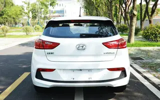 Hyundai Verna RV 2017 1.4L Versión fresca automática GLS País V interior foto 9 Hyundai Verna RV 2017 1.4L Versión fresca automática GLS País V interior foto 9