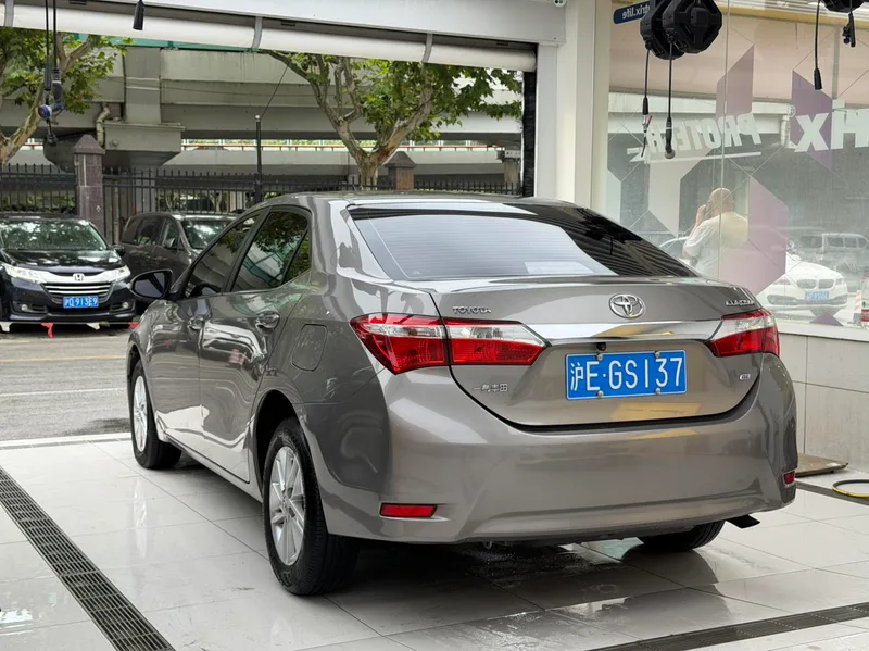 Toyota Corolla 2016 1.6L CVT GL-i Cool Edition interior photo 7 Toyota Corolla 2016 1.6L CVT GL-i Cool Edition interior photo 7