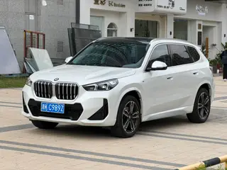 BMW X1 2023 sDrive25Li M Спортивный костюм