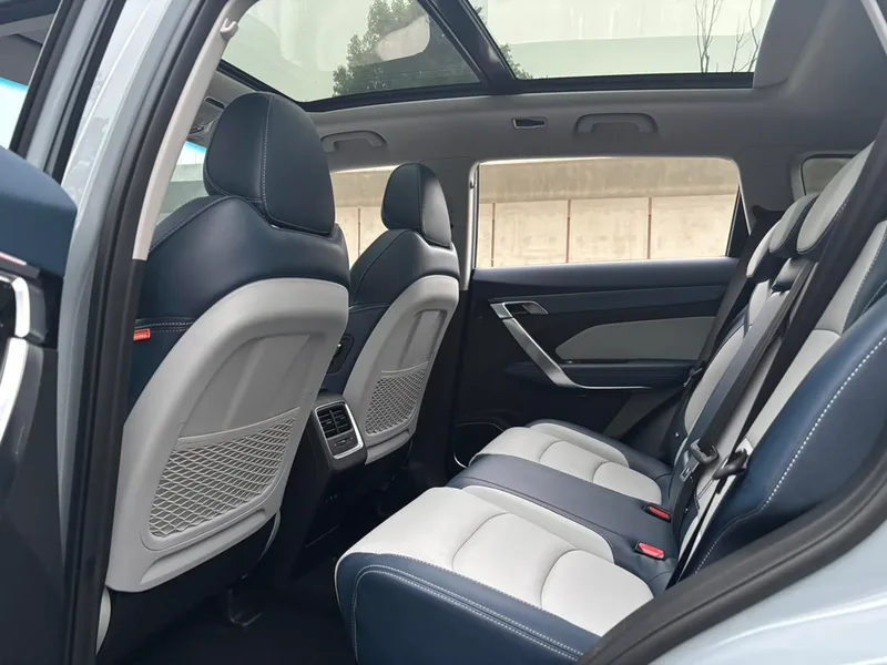 Geely Boyue 2022 Boyue X 1.8TD DCT Tipo de cuello inteligente exterior foto 4 Geely Boyue 2022 Boyue X 1.8TD DCT Tipo de cuello inteligente exterior foto 4