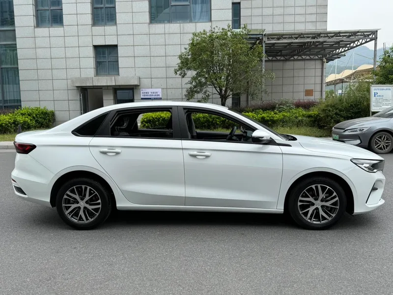 Geely Emgrand 2023 4th Gen Champion Edition 1.5L CVT Premium Trim exterior photo 4 Geely Emgrand 2023 4th Gen Champion Edition 1.5L CVT Premium Trim exterior photo 4