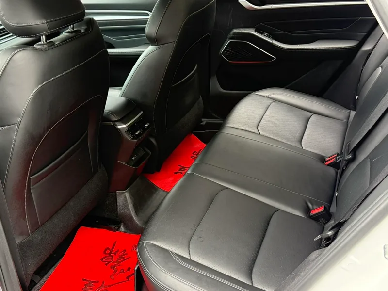 Geely Emgrand 2023 4th Gen Champion Edition 1.5L CVT Premium Trim interior photo 9 Geely Emgrand 2023 4th Gen Champion Edition 1.5L CVT Premium Trim interior photo 9