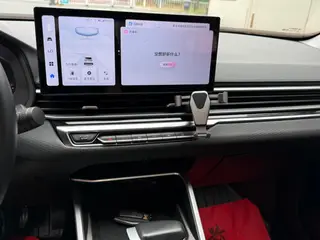 Geely Emgrand 2023 4th Gen Champion Edition 1.5L CVT Premium Trim interior photo 14 Geely Emgrand 2023 4th Gen Champion Edition 1.5L CVT Premium Trim interior photo 14