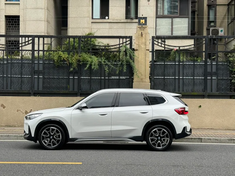 BMW X1 2023 xDrive25Li X Design Suit exterior photo 2 BMW X1 2023 xDrive25Li X Design Suit exterior photo 2