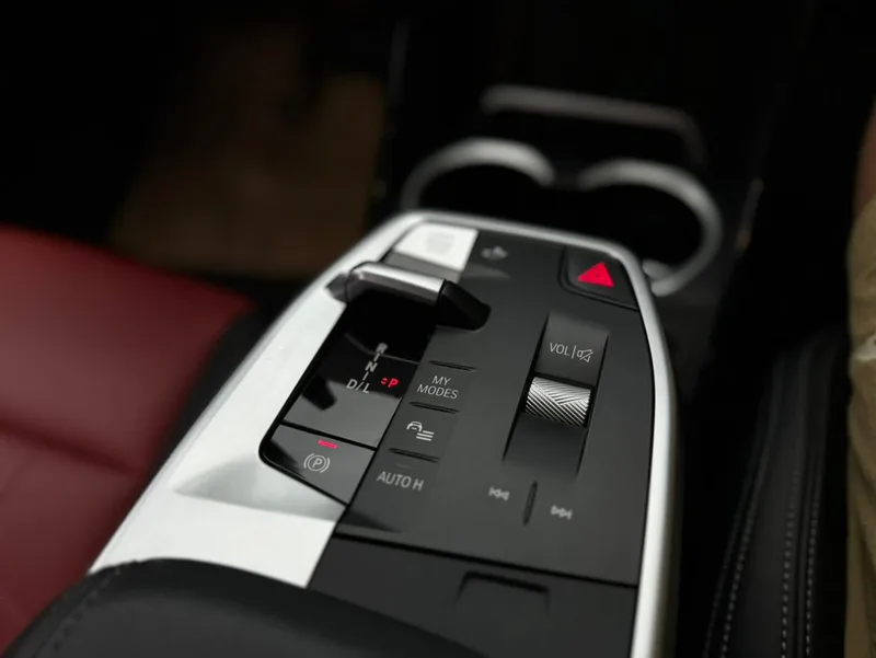 BMW X1 2023 xDrive25Li X Design Suit interior photo 10 BMW X1 2023 xDrive25Li X Design Suit interior photo 10
