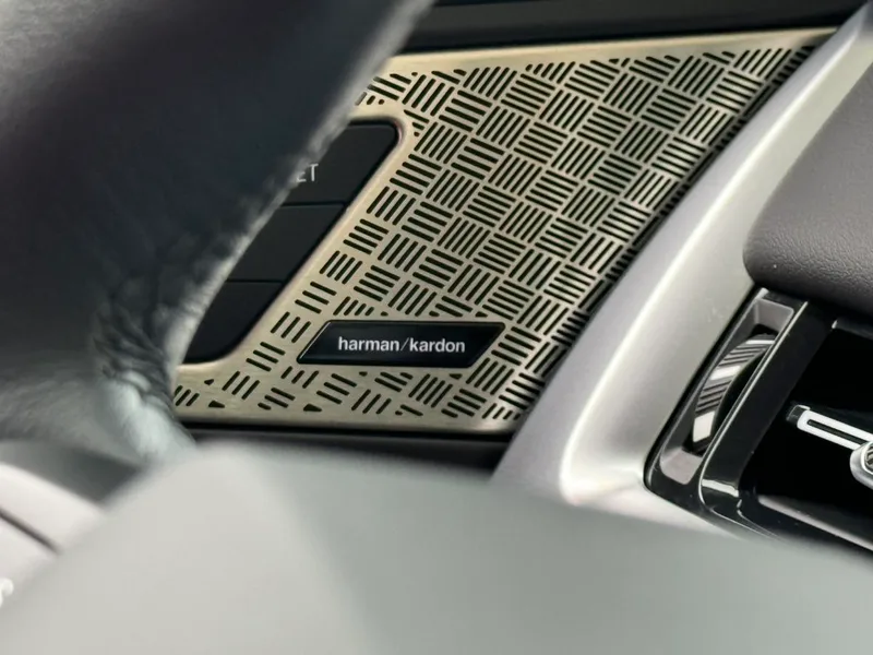 BMW X1 2023 xDrive25Li X Design Suit interior photo 11 BMW X1 2023 xDrive25Li X Design Suit interior photo 11