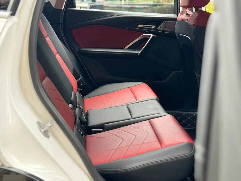 BMW X1 2023 xDrive25Li X Design Suit interior photo 12 BMW X1 2023 xDrive25Li X Design Suit interior photo 12