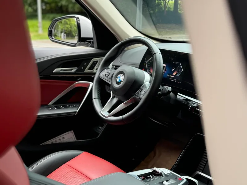 BMW X1 2023 xDrive25Li X Design Suit interior photo 13 BMW X1 2023 xDrive25Li X Design Suit interior photo 13