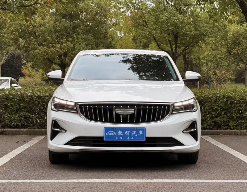 Geely Emgrand 2026 400 Десять тысяч памятных моделей 1.5L CVT Тип пролета экстерьер фото 2