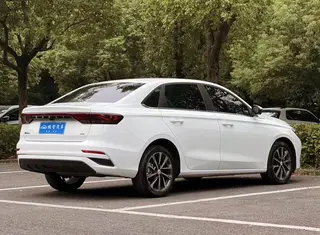 Geely Emgrand 2026 400 Десять тысяч памятных моделей 1.5L CVT Тип пролета экстерьер фото 5