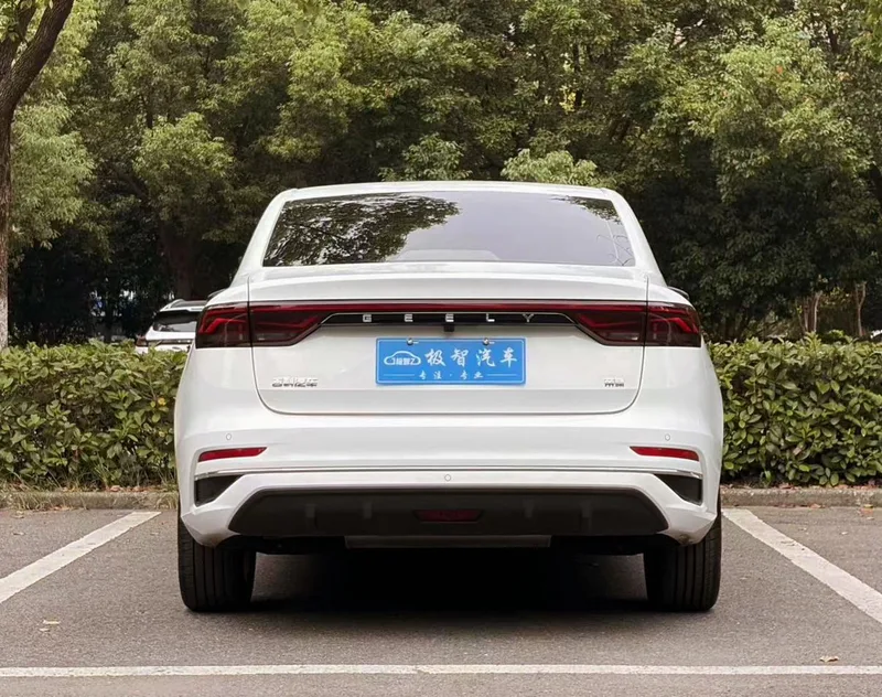 Geely Emgrand 2026 400 Десять тысяч памятных моделей 1.5L CVT Тип пролета экстерьер фото 6