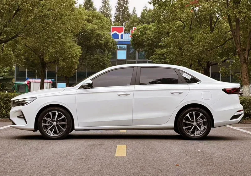Geely Emgrand 2026 400 Десять тысяч памятных моделей 1.5L CVT Тип пролета экстерьер фото 8
