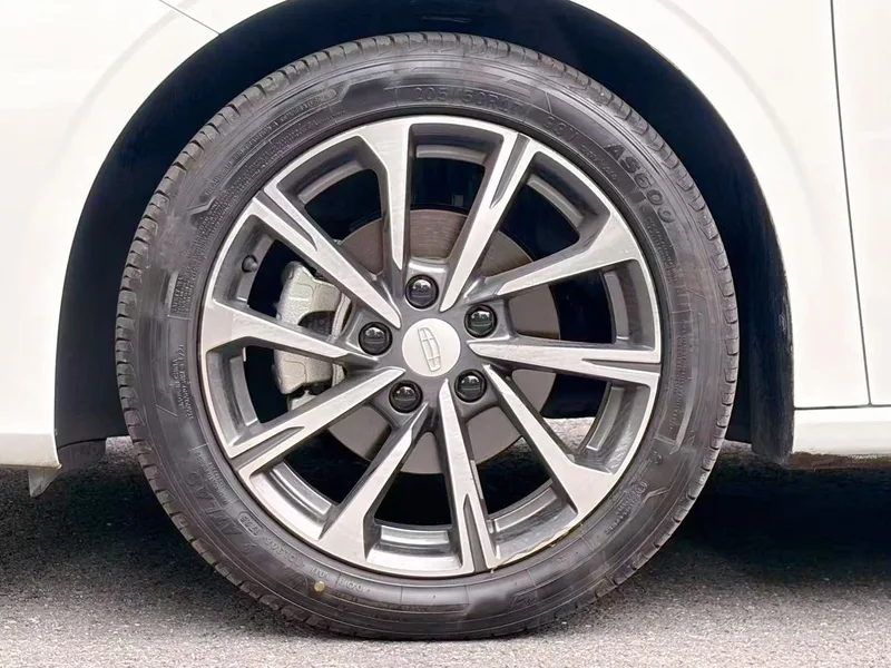 Geely Emgrand 2026 400 Десять тысяч памятных моделей 1.5L CVT Тип пролета интерьер фото 9
