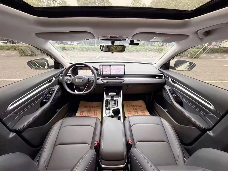 Geely Emgrand 2026 400 Десять тысяч памятных моделей 1.5L CVT Тип пролета интерьер фото 12