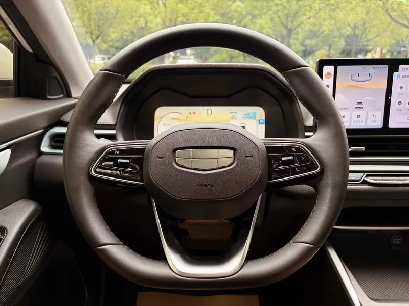 Geely Emgrand 2026 400 Десять тысяч памятных моделей 1.5L CVT Тип пролета интерьер фото 13