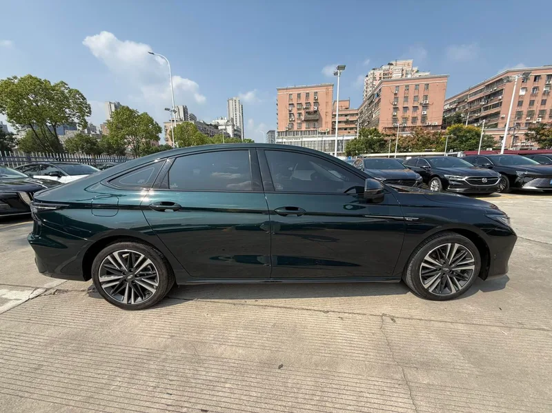 Chery Arrizo 8 2023 Versión de alta energía 2.0T DCT Imperial exterior foto 4 Chery Arrizo 8 2023 Versión de alta energía 2.0T DCT Imperial exterior foto 4