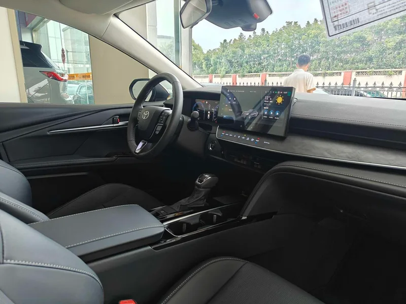 Toyota Camry 2024 Doble motor 2.0HG Versión de lujo interior foto 14 Toyota Camry 2024 Doble motor 2.0HG Versión de lujo interior foto 14