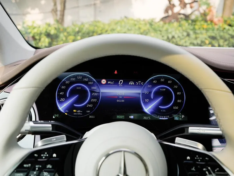 Mercedes-Benz EQS 2022 EQS 450+ Version avant-gardiste extérieur photo 8 Mercedes-Benz EQS 2022 EQS 450+ Version avant-gardiste extérieur photo 8