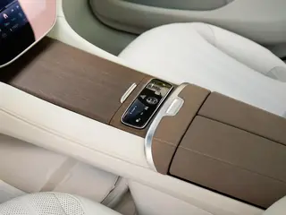Mercedes-Benz EQS 2022 EQS 450+ Version avant-gardiste intérieur photo 12 Mercedes-Benz EQS 2022 EQS 450+ Version avant-gardiste intérieur photo 12