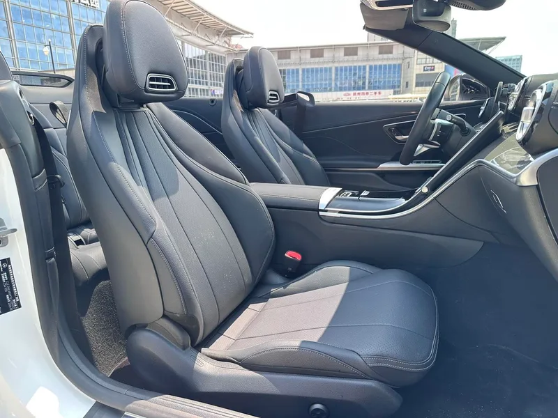 Mercedes-Benz CLE 2025 CLE 260 Coupé cabriolet extérieur photo 6 Mercedes-Benz CLE 2025 CLE 260 Coupé cabriolet extérieur photo 6