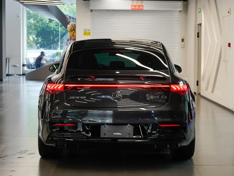 Mercedes-Benz EQS AMG 2022 AMG EQS 53 4MATIC+ exterior foto 4 Mercedes-Benz EQS AMG 2022 AMG EQS 53 4MATIC+ exterior foto 4