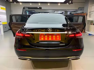 Mercedes-Benz E-Class 2023 Reforma E 300 L Estilo de moda Coche exterior foto 5 Mercedes-Benz E-Class 2023 Reforma E 300 L Estilo de moda Coche exterior foto 5