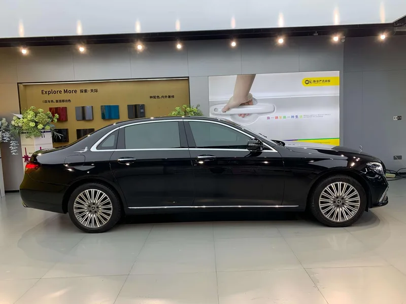 Mercedes-Benz E-Class 2023 Reforma E 300 L Estilo de moda Coche exterior foto 9 Mercedes-Benz E-Class 2023 Reforma E 300 L Estilo de moda Coche exterior foto 9