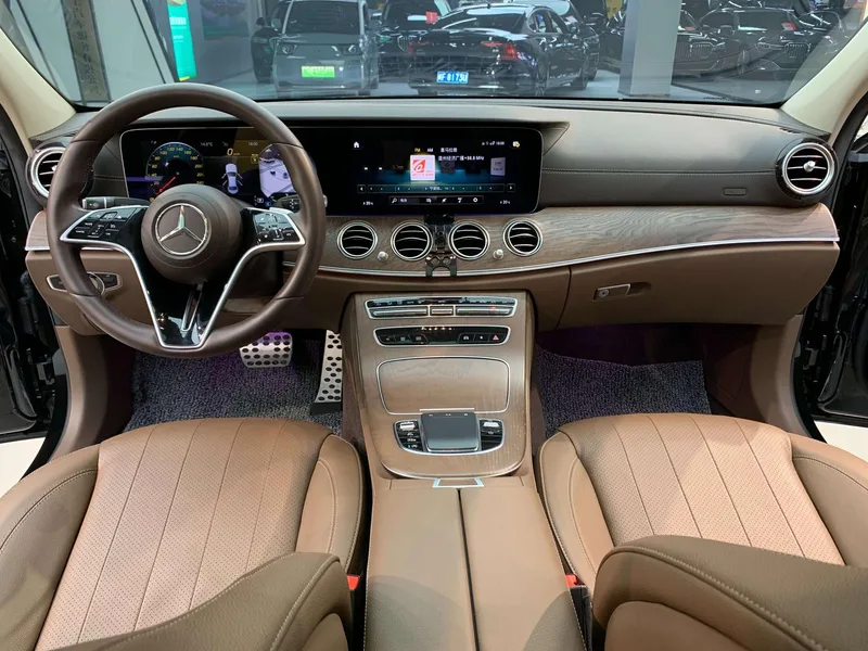Mercedes-Benz E-Class 2023 Reforma E 300 L Estilo de moda Coche interior foto 11 Mercedes-Benz E-Class 2023 Reforma E 300 L Estilo de moda Coche interior foto 11