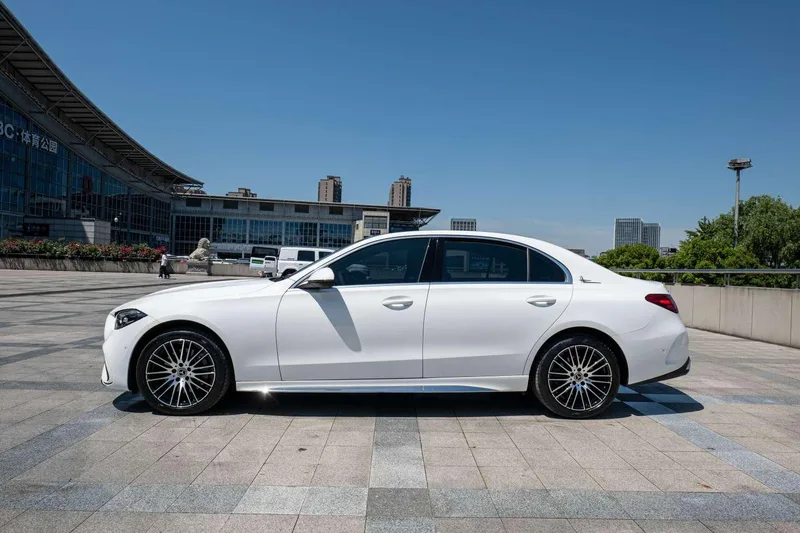 Mercedes-Benz C-Class 2024 C 260 L Sports version interior photo 6 Mercedes-Benz C-Class 2024 C 260 L Sports version interior photo 6
