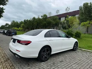 Mercedes-Benz E-Class (Imported) 2024 E 260 Versión deportiva interior foto 7 Mercedes-Benz E-Class (Imported) 2024 E 260 Versión deportiva interior foto 7