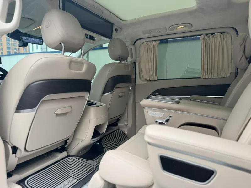 Mercedes-Benz V-Class 2024 V 300 Premium Edition interior photo 10 Mercedes-Benz V-Class 2024 V 300 Premium Edition interior photo 10