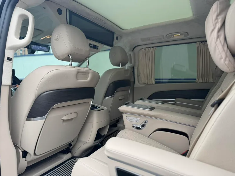 Mercedes-Benz V-Class 2024 V 300 Premium Edition interior photo 12 Mercedes-Benz V-Class 2024 V 300 Premium Edition interior photo 12