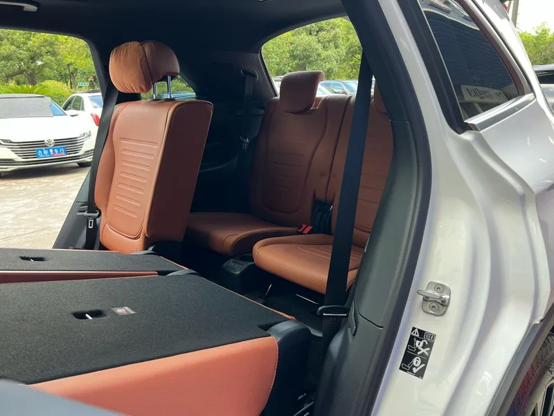 Mercedes-Benz GLC 2023 GLC 260 L 4MATIC Dynamic 7 seat exterior photo 10 Mercedes-Benz GLC 2023 GLC 260 L 4MATIC Dynamic 7 seat exterior photo 10