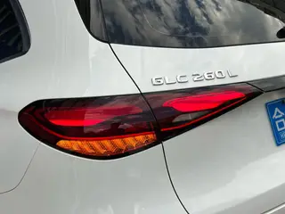 Mercedes-Benz GLC 2023 GLC 260 L 4MATIC Dynamic 7 seat interior photo 15 Mercedes-Benz GLC 2023 GLC 260 L 4MATIC Dynamic 7 seat interior photo 15