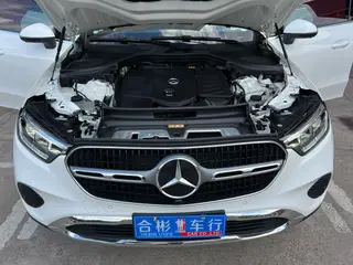 Mercedes-Benz GLC 2023 GLC 260 L 4MATIC Dynamic 7 seat interior photo 16 Mercedes-Benz GLC 2023 GLC 260 L 4MATIC Dynamic 7 seat interior photo 16