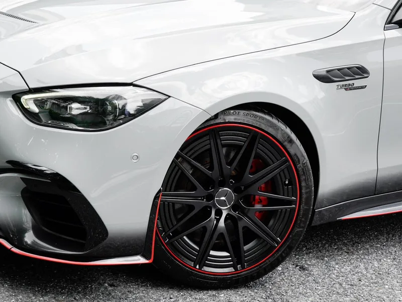 Mercedes-Benz C-Class AMG 2024 AMG C 63 S E Performance F1 Edición especial exterior foto 7 Mercedes-Benz C-Class AMG 2024 AMG C 63 S E Performance F1 Edición especial exterior foto 7