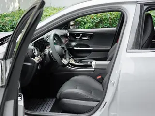 Mercedes-Benz C-Class AMG 2024 AMG C 63 S E Performance F1 Edición especial interior foto 11 Mercedes-Benz C-Class AMG 2024 AMG C 63 S E Performance F1 Edición especial interior foto 11