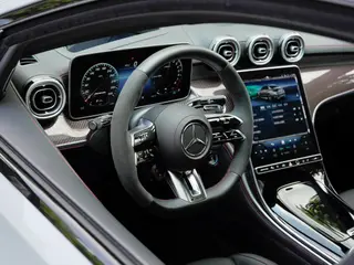 Mercedes-Benz C-Class AMG 2024 AMG C 63 S E Performance F1 Edición especial interior foto 12 Mercedes-Benz C-Class AMG 2024 AMG C 63 S E Performance F1 Edición especial interior foto 12