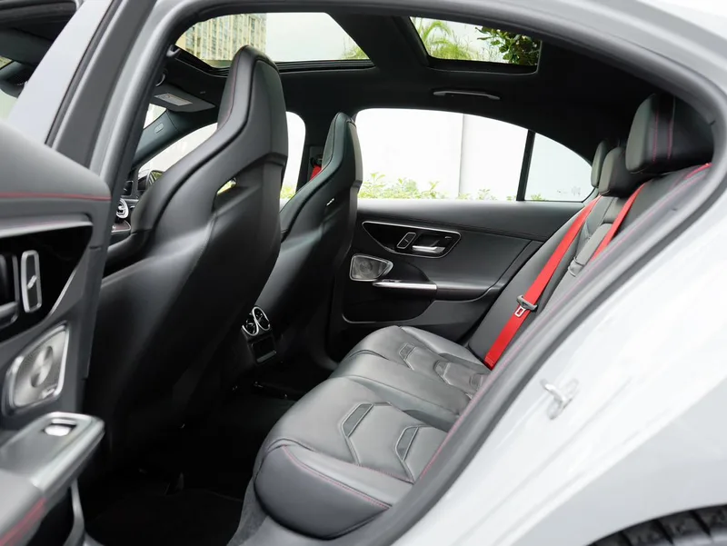 Mercedes-Benz C-Class AMG 2024 AMG C 63 S E Performance F1 Edición especial interior foto 13 Mercedes-Benz C-Class AMG 2024 AMG C 63 S E Performance F1 Edición especial interior foto 13